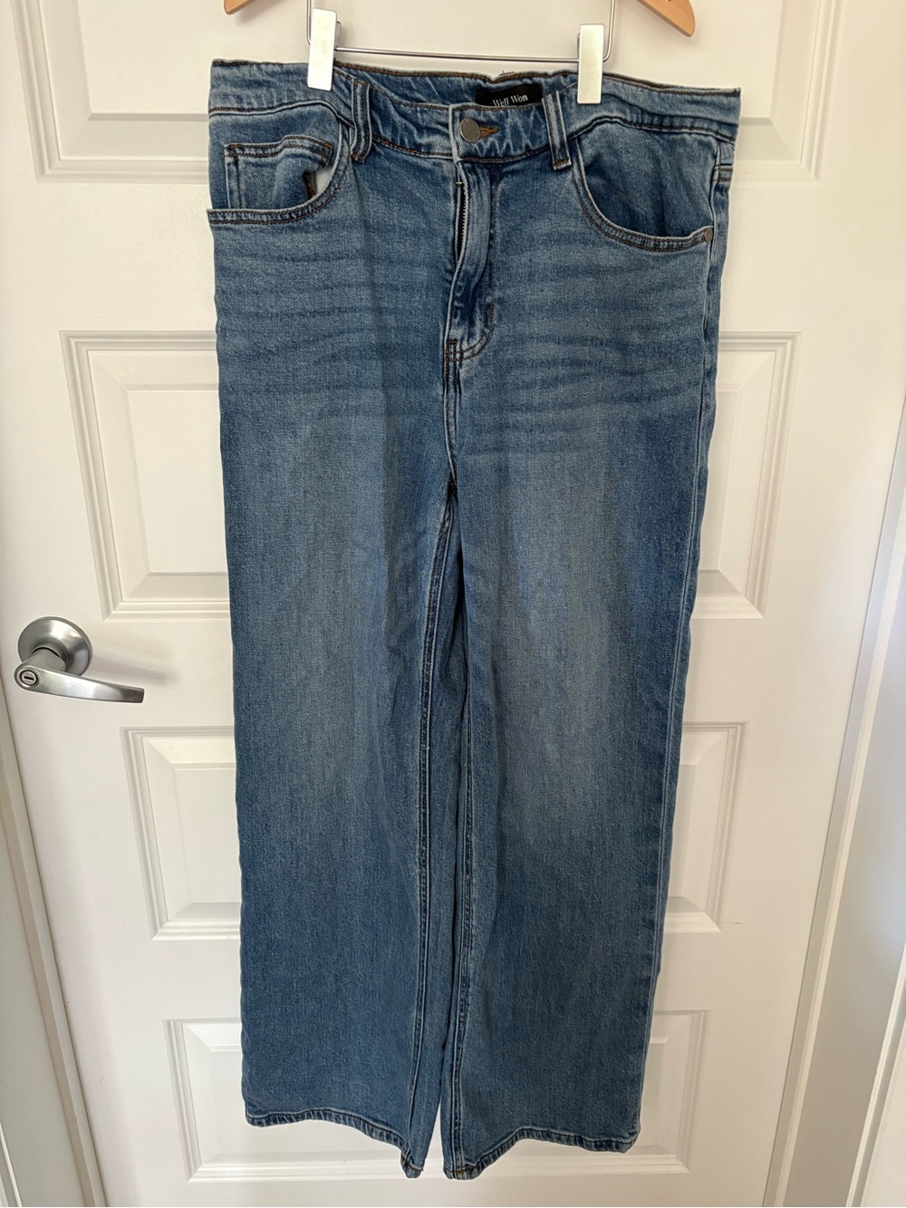 Well Worn Wide Leg Jeans Size 29x30 Light Wash Denim Trendy Fit
